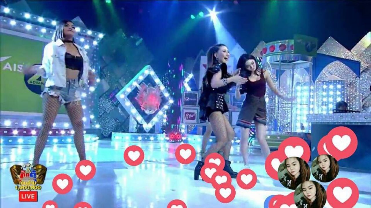 ลีลาสองพี่น้องเหลือรับประทาน นะคะๆ 