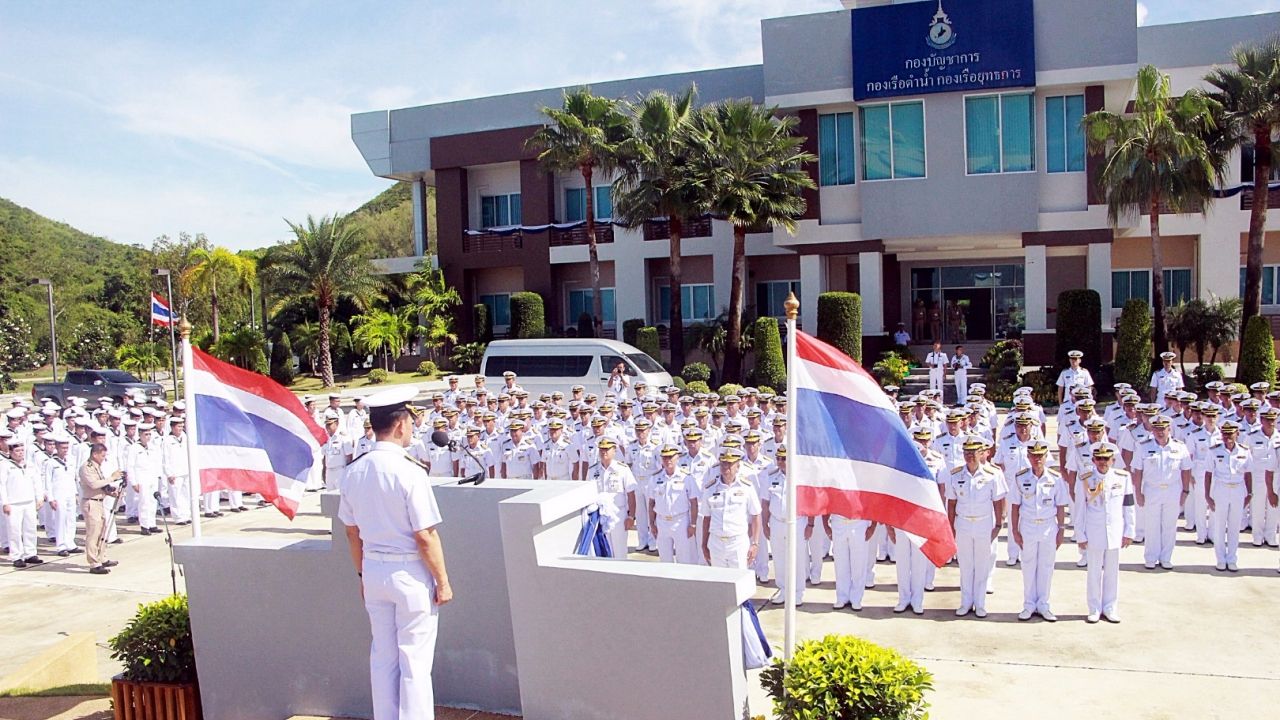 กำลังพล กองเรือยุทธการเข้าร่วมพิธีส่งผบ.กร.