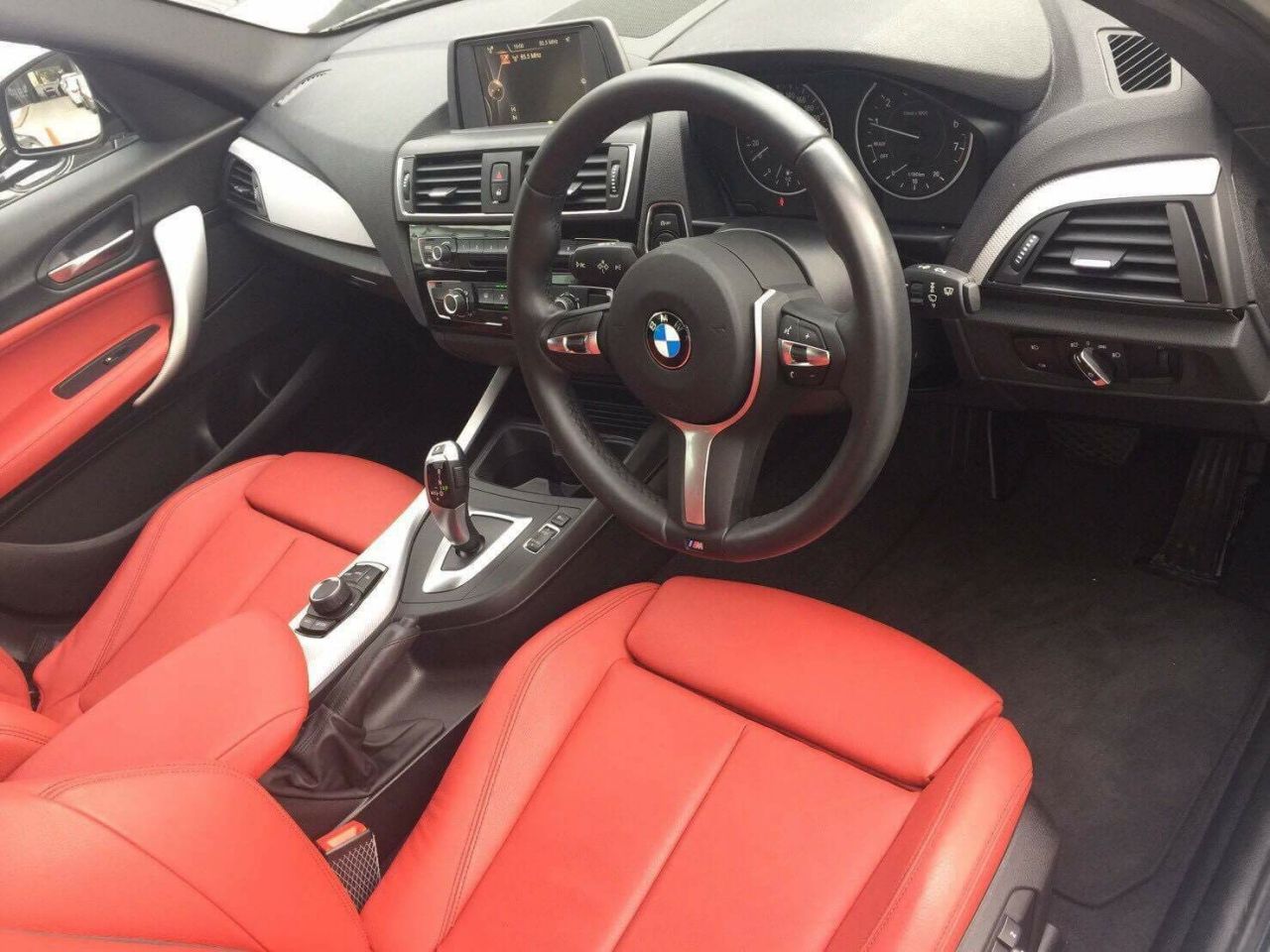 รถหรูที่เมฆ มาดูให้ลูกสาว