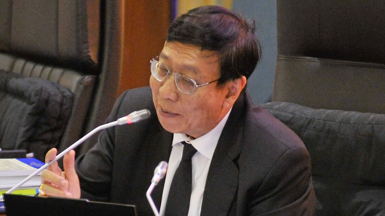 นายพรเพชร วิชิตชลชัย