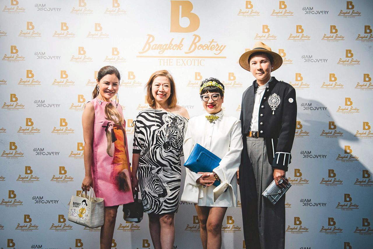 สุภี พงษ์พานิช—นันทวัน แสงธรรมกิจกุล และเพื่อนๆมาร่วมแสดงความยินดี