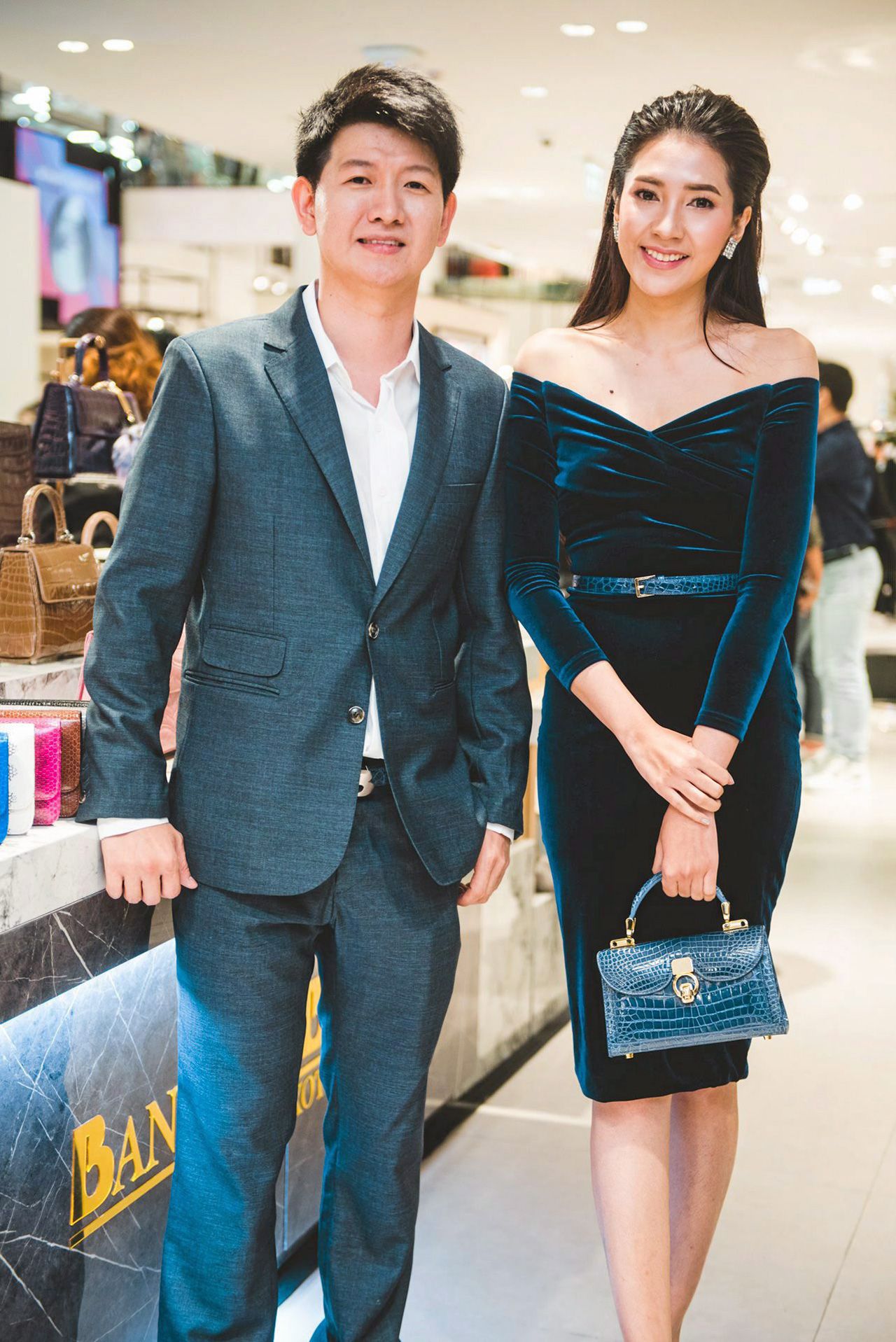 ผู้บริหารรุ่นใหม่ จิรทศ ถิรนุทธิ—แพรรดา สิริดาโสภณวณิชย์