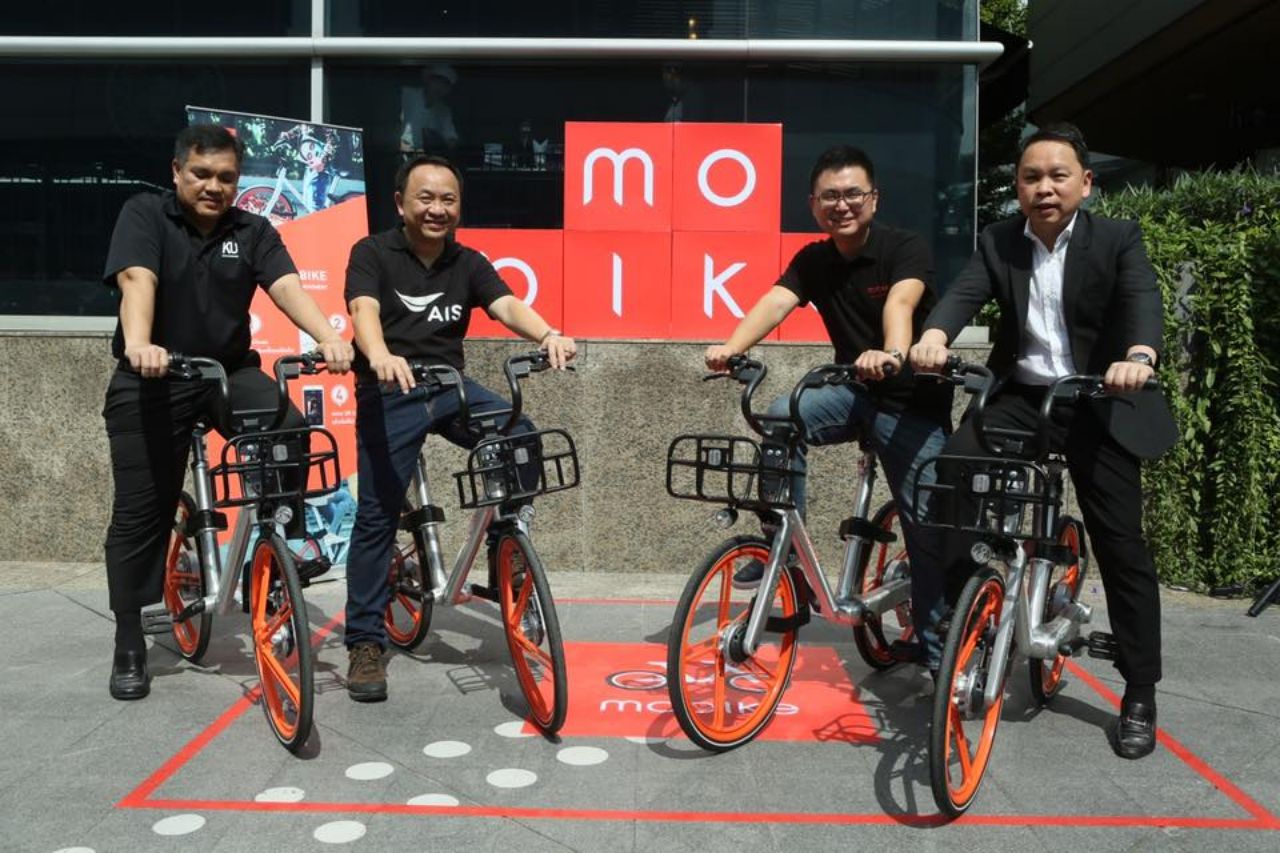 (จากซ้ายไปขวา) ดร.จงรัก วัชรินทร์รัตน์ (ผู้รักษาการแทนอธิการบดี มหาวิทยาลัยเกษตรศาสตร์) นายสุวิทย์  อารยะวิไลพงศ์ (ผู้ช่วยกรรมการผู้อำนวยการอาวุโส ส่วนงานบริหารผลิตภัณฑ์ เอไอเอส) นายโจ เซี่ย (ผู้ร่วมก่อตั้ง และผู้บริหารฝ่ายเทคโนโลยี บริษัทโมไบค์) ดร.ณัฐกิตติ์ ตั้งพูลสินธนา (ผู้ช่วยกรรมการผู้จัดการใหญ่ สายงานการตลาด บริษัท เซ็นทรัลพัฒนา จำกัด (มหาชน)