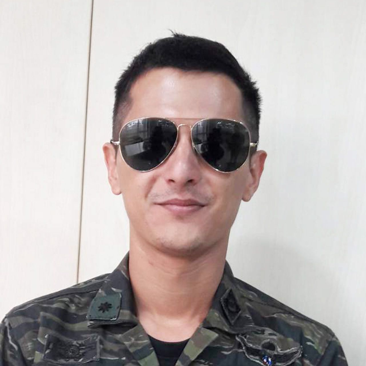 รับบท หมวดตี้ ผบ.ร้อย ตชด. ที่สละชีวิตเพื่อปกป้องแผ่นดินใต้ ใน “หัวใจเดียวกัน” ชิน-ชินวุฒ บอกเลย “ภูมิใจที่ได้แสดงเป็นชีวิตคนนี้ ได้ถ่ายทอดมุมชีวิตคนดีๆให้สังคมรู้”.