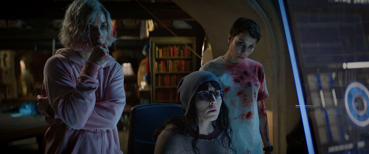 (จากซ้ายไปขวา) แซทเทอร์เดย์, ฟรายเดย์, และเธิร์สเดย์