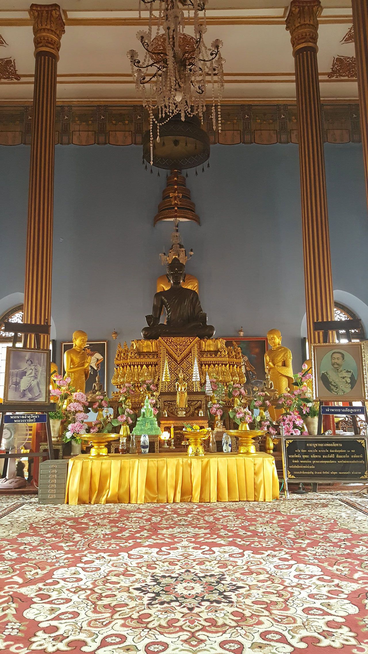 ภายในพระอุโบสถวัดแก้วพิจิตร.