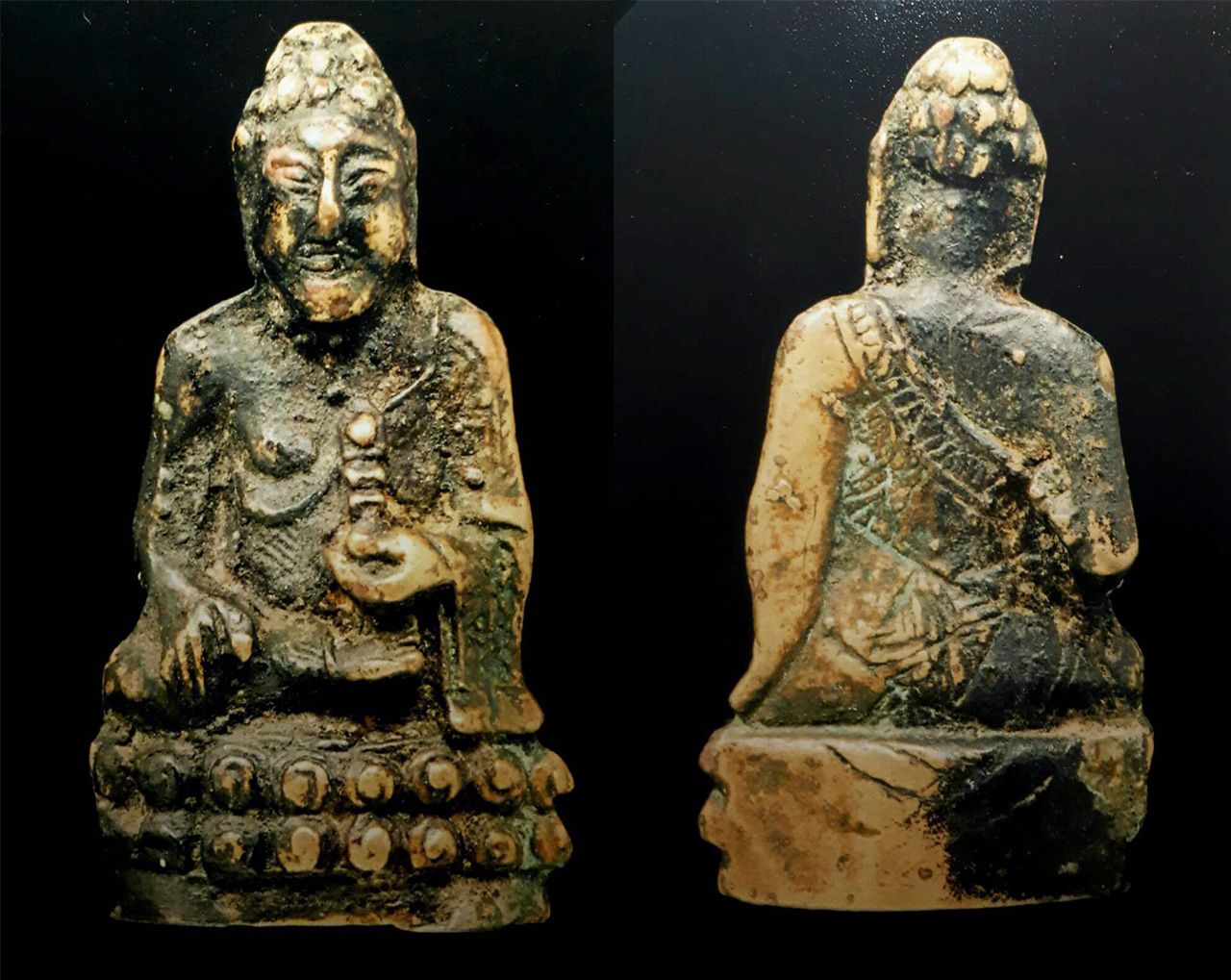 พระกริ่งตรีอ๋อง สมัยราชวงศ์ถัง ของ MR. Dmitry Alex Bizc ชาวรัสเซีย.