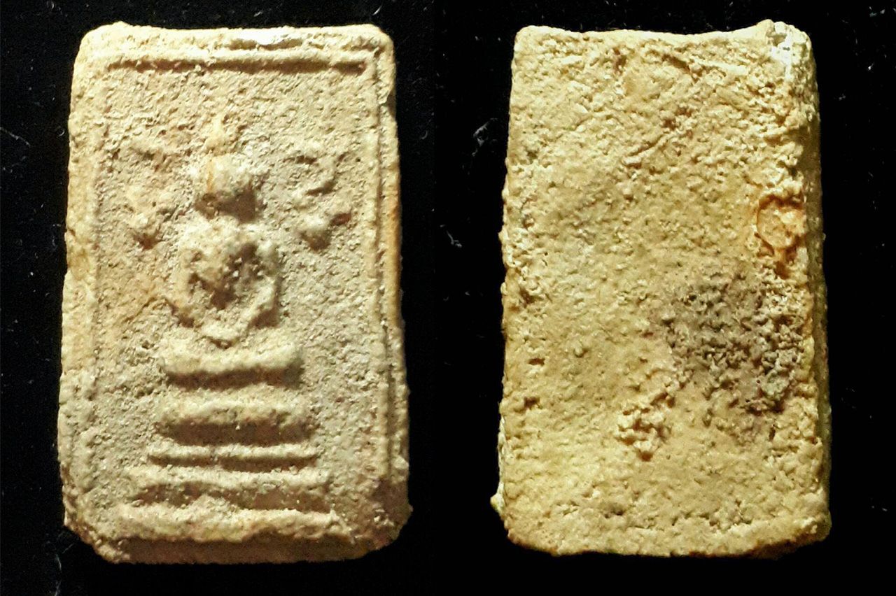 พระสมเด็จพิมพ์เจดีย์ ข้างดอกไม้ กรุเจดีย์เล็ก วัดใหม่อมตรส ของ ปัณณวัฒน์ จงกีรติขจร