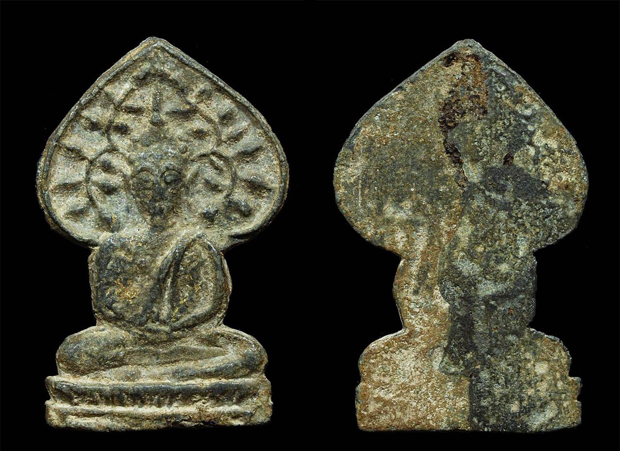 พระเชียงแสน ปรกโพธิ์ พิมพ์ใหญ่ ของพานิช แก้วประสิทธิ์