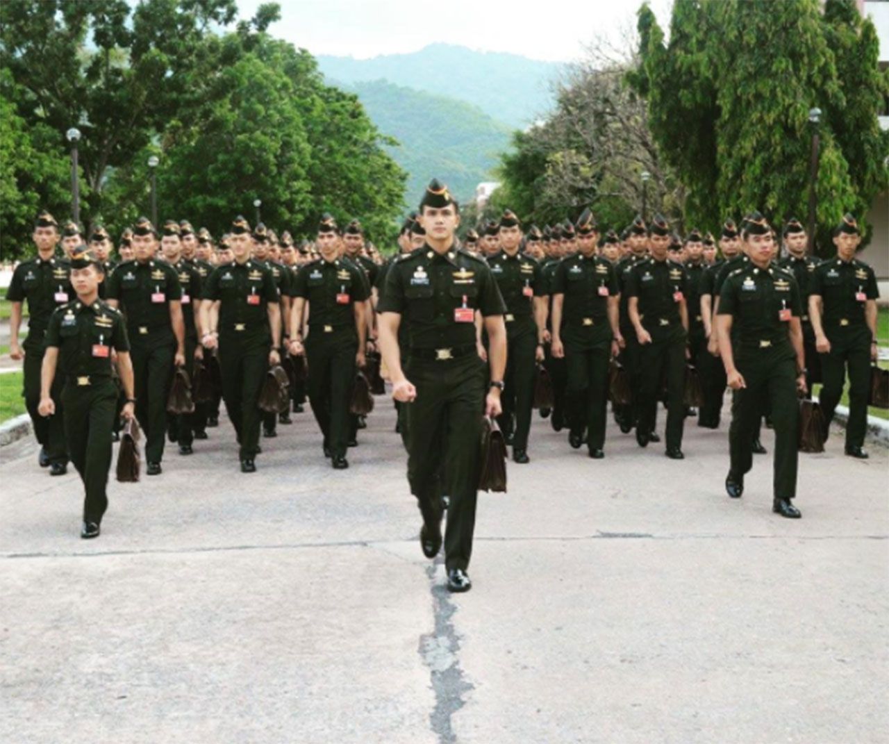 แถวเป๊ะมาก