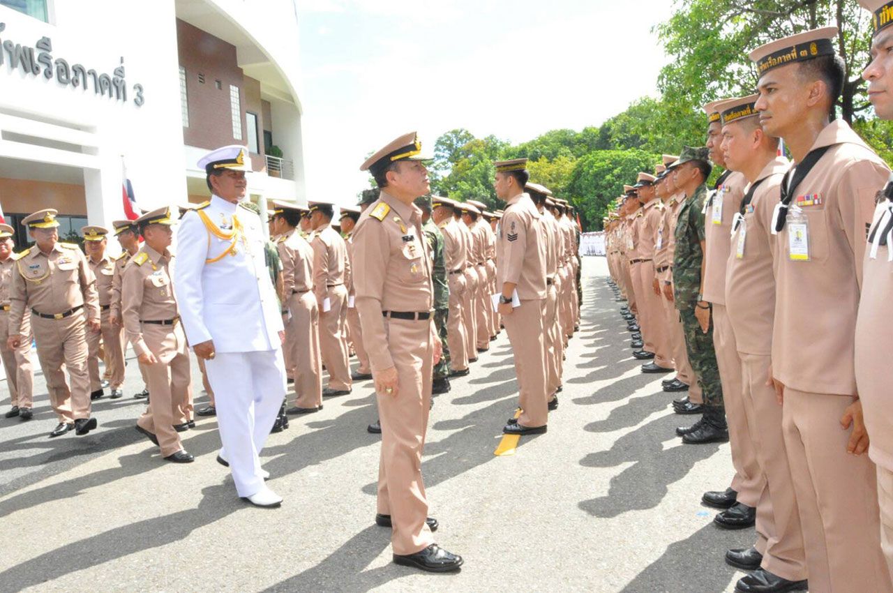 ผบ.ทร.เดินทักทายกำลังพลใน ทร.ภ.3