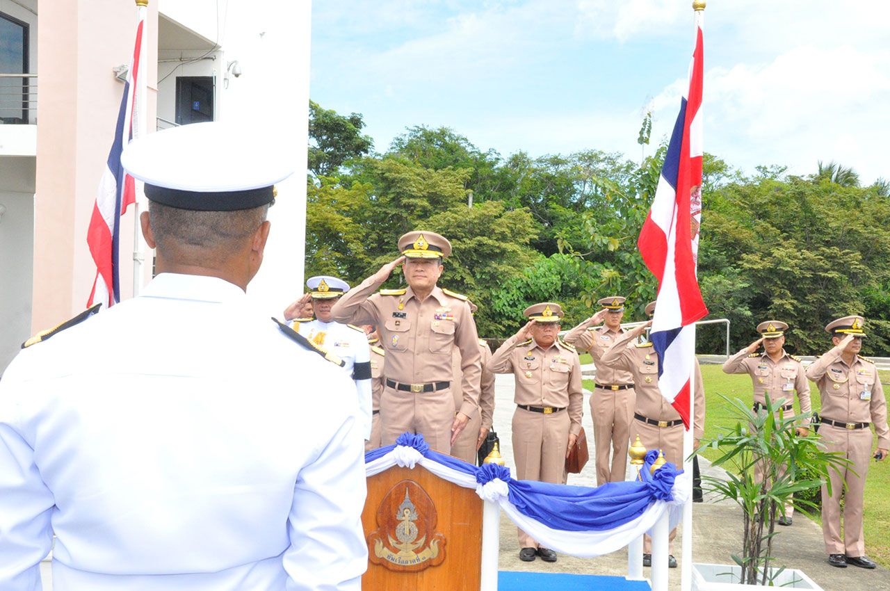 อีกเดือนกว่า ผบ.ทร.ก็กลับสู่เป็นพลเรือน