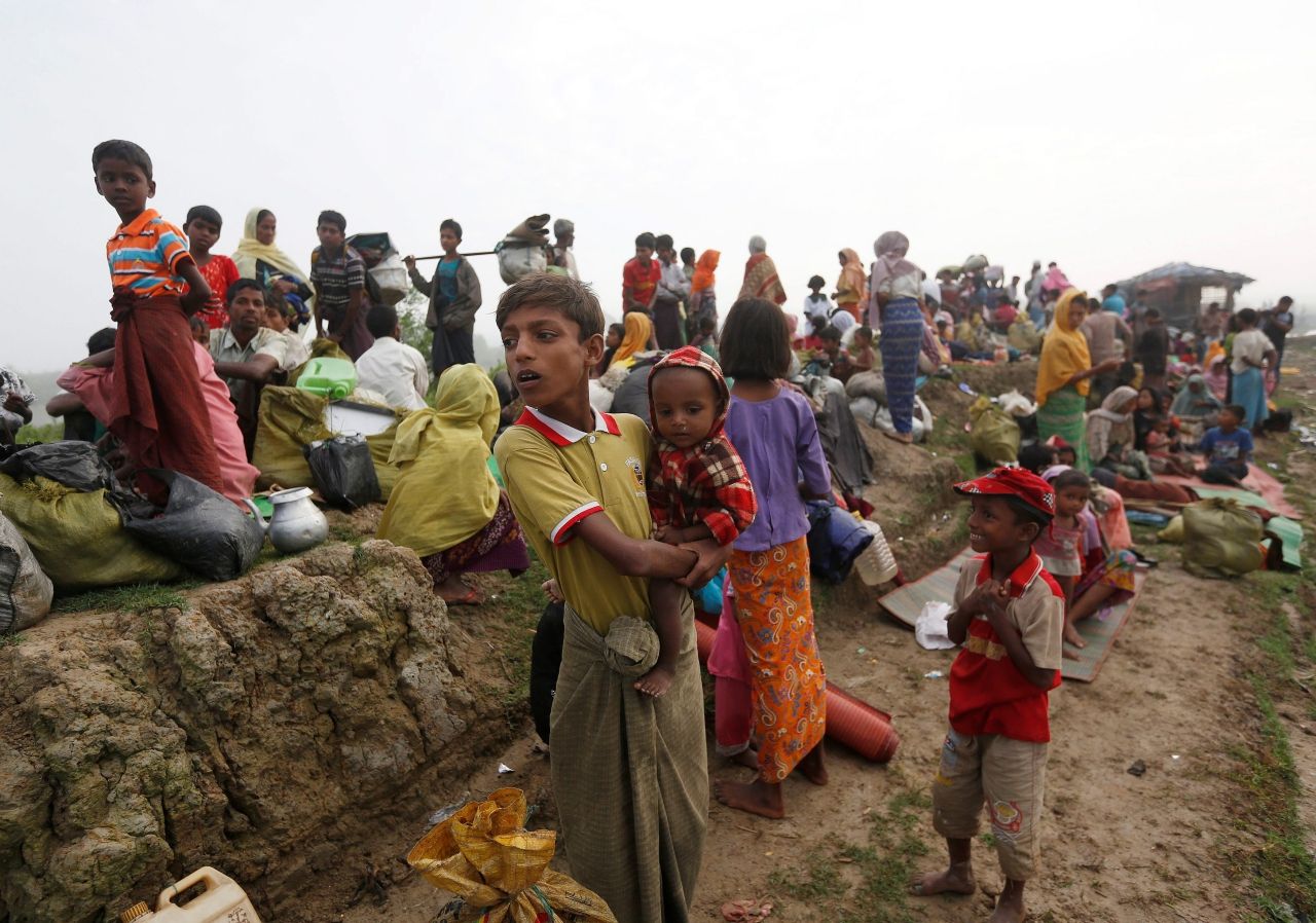 ชาวโรฮีนจาจากรัฐยะไข่ อพยพไปอยู่ตามชายแดนของบังกลาเทศ