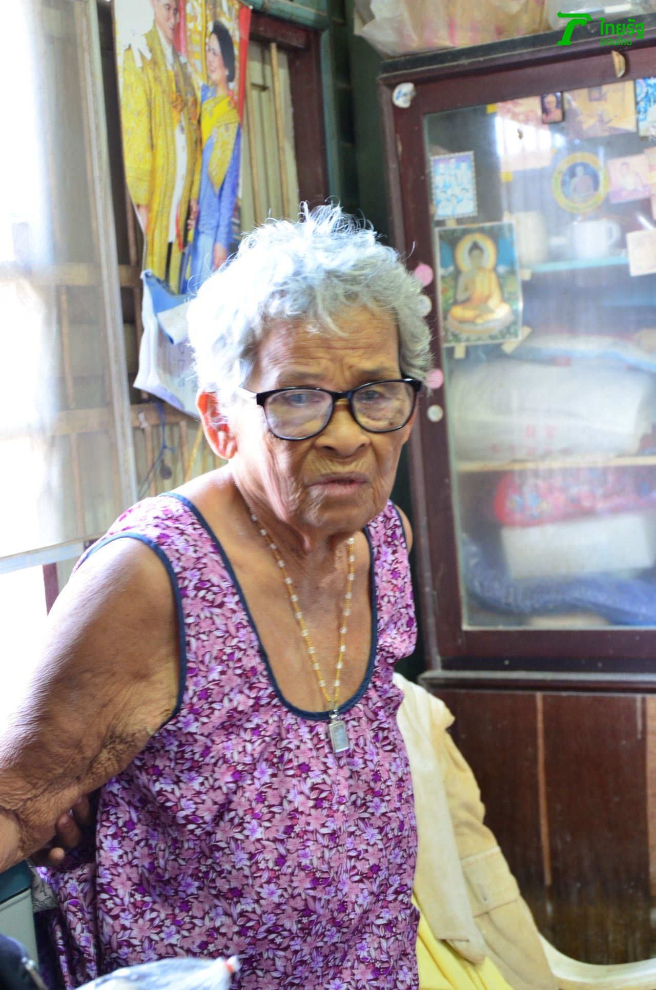 นางคิ้ม ลายเสมา อายุ 80 กว่าปี