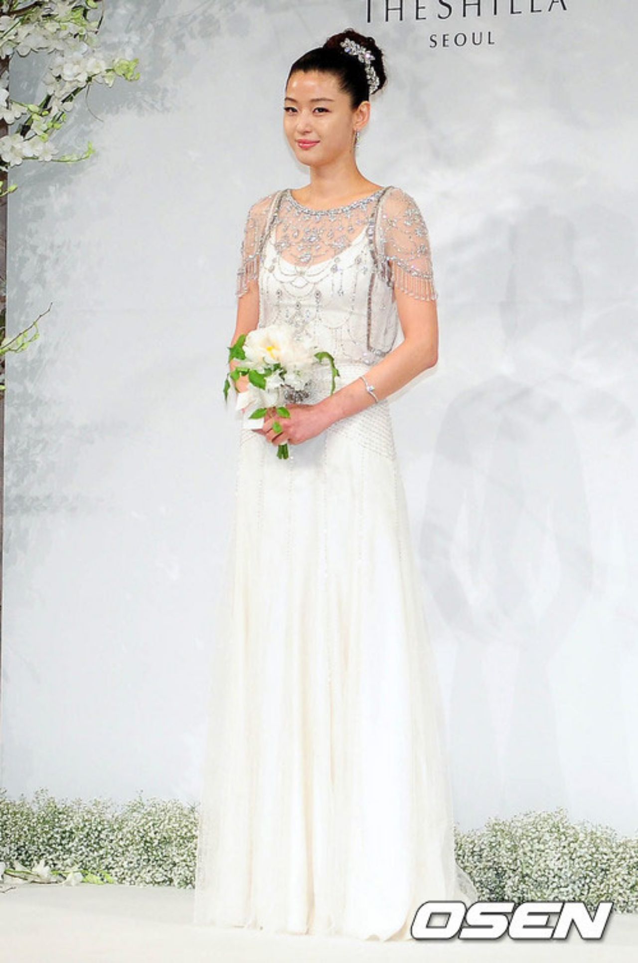 ชุดแถลงข่าว ภาพจาก osen