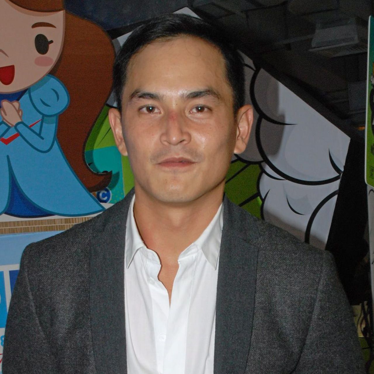 แม้ทริปนี้ สงกรานต์ จะไม่ได้ไปด้วย แต่แฟนๆก็เข้าไปเชียร์อยากให้ คุณพ่อน้องปีใหม่ บินตามไปปฏิบัติการง้อเผื่อว่าจะสำเร็จ...ถือคติ “ตื๊อเท่านั้นที่ครองโลก”.