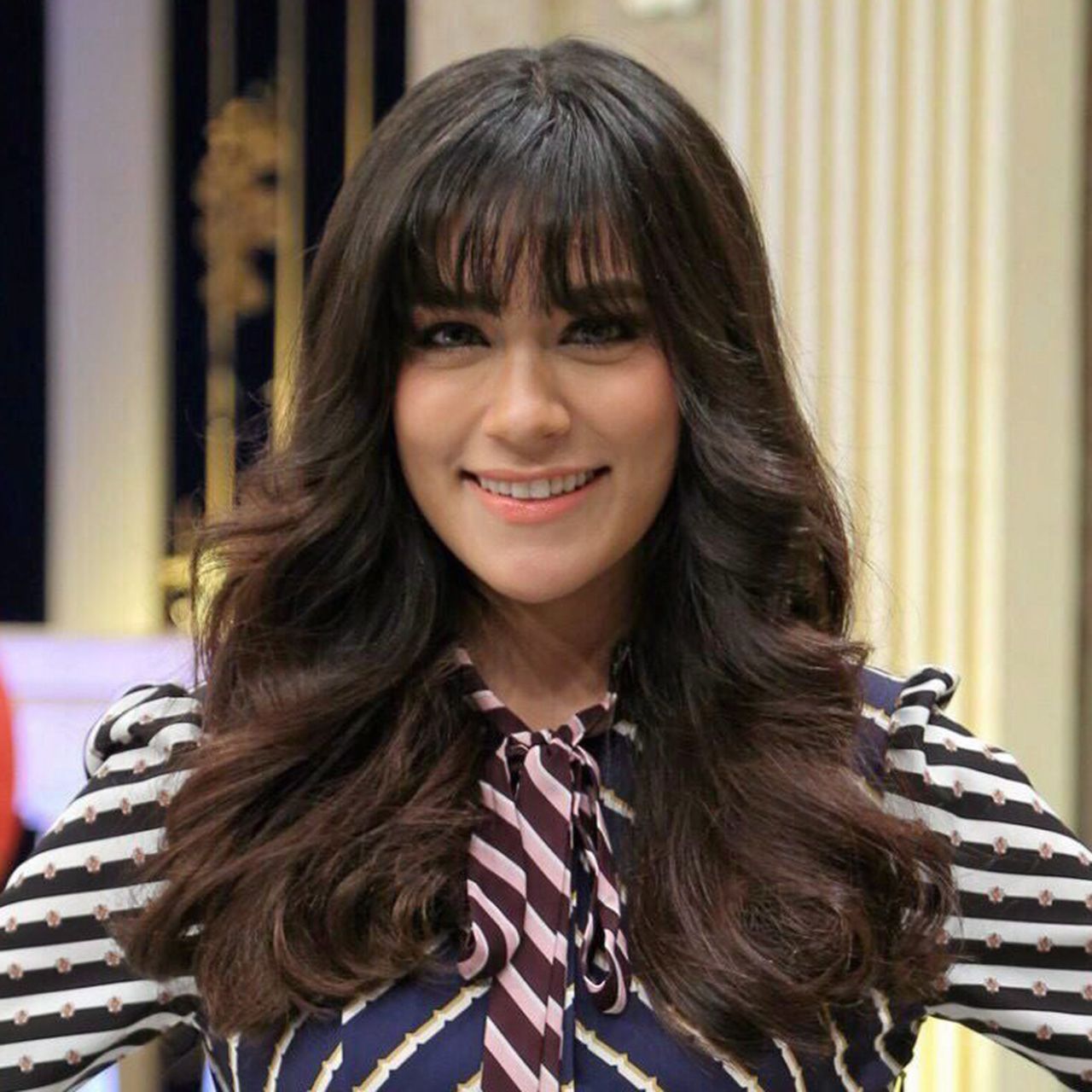 ช่วงนี้อินกับแฟชั่นสไตล์ไชนีส เพราะ คิมเบอร์ลี่ เตรียมเดินชุดฟินาเล่ให้กับแฟชั่นโชว์แบรนด์ WEE ที่งานเปิดโครงการ ล้ง 1919 ท่าประวัติศาสตร์ไทยจีน ริมเจ้าพระยา วันที่ 2 พ.ย.