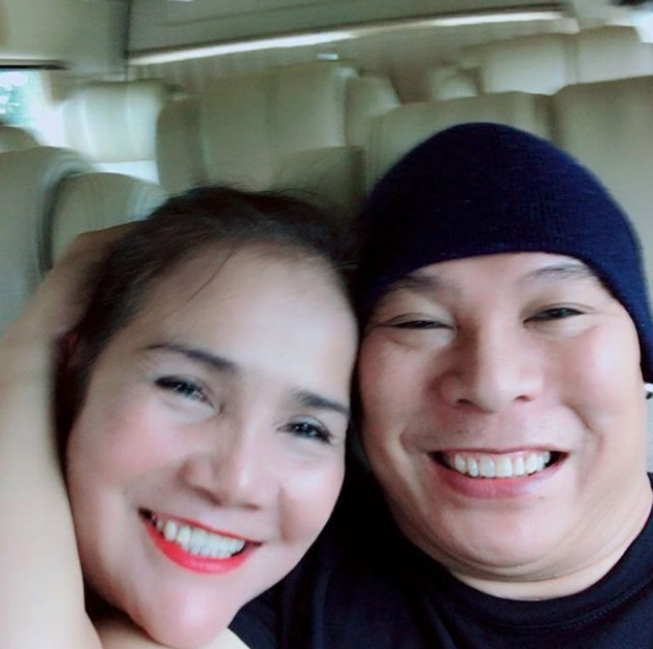 กับภรรยา
