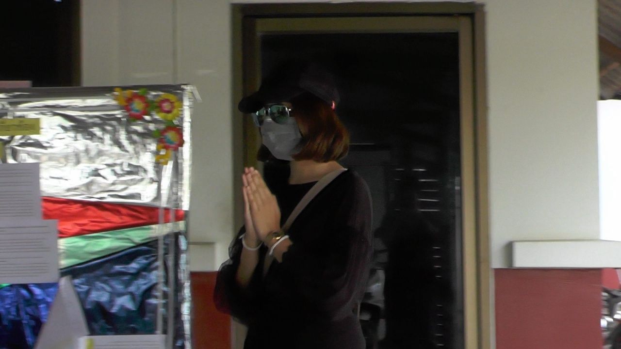 น.ส.จันทร์จิรา ธิวงศ์เงิน อายุ 20 ปี ซึ่งมีชื่อเป็นเจ้าของคลินิก