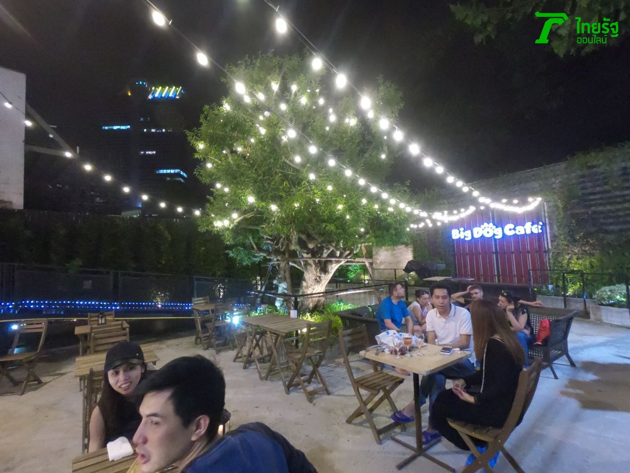 บรรยากาศชิลๆ น่านั่ง