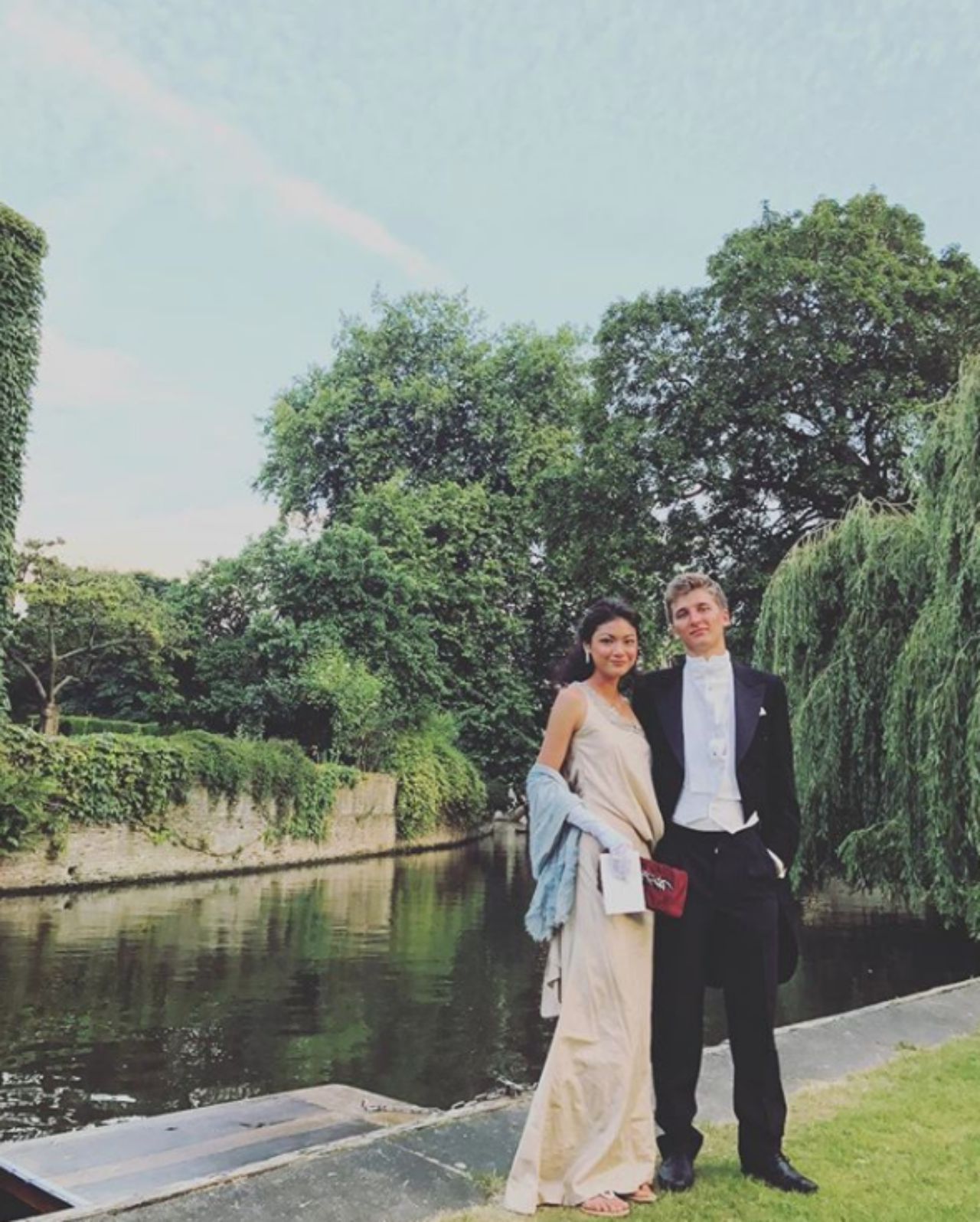 มีแฟนหนุ่มตาน้ำข้าวนะจ๊ะ หล่อไม่เบา 