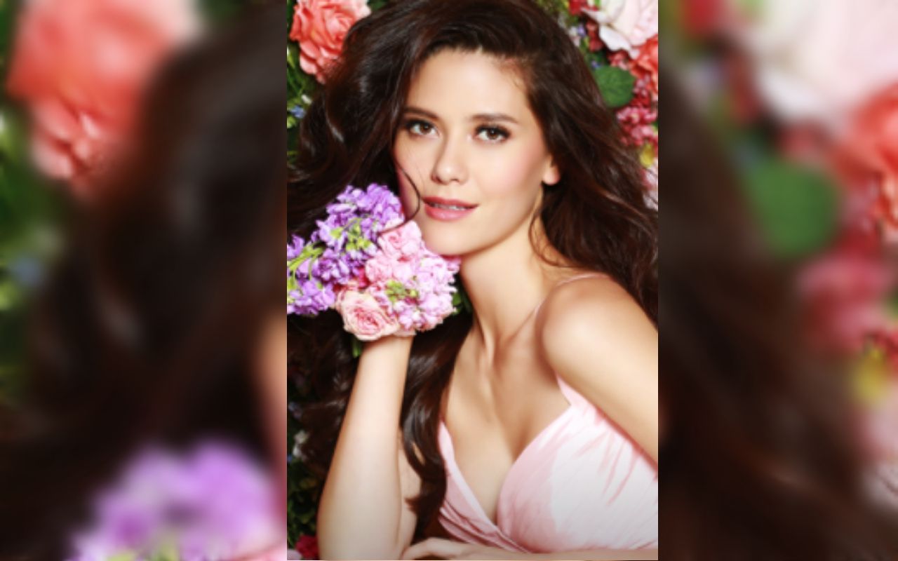 มารีญา พูนเลิศลาภ