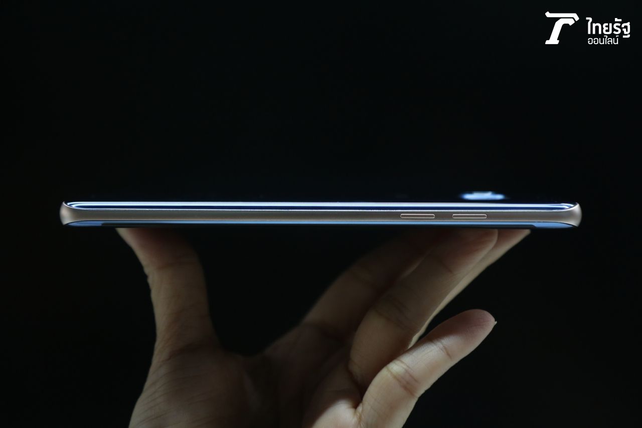 ปุ่มด้านขวา