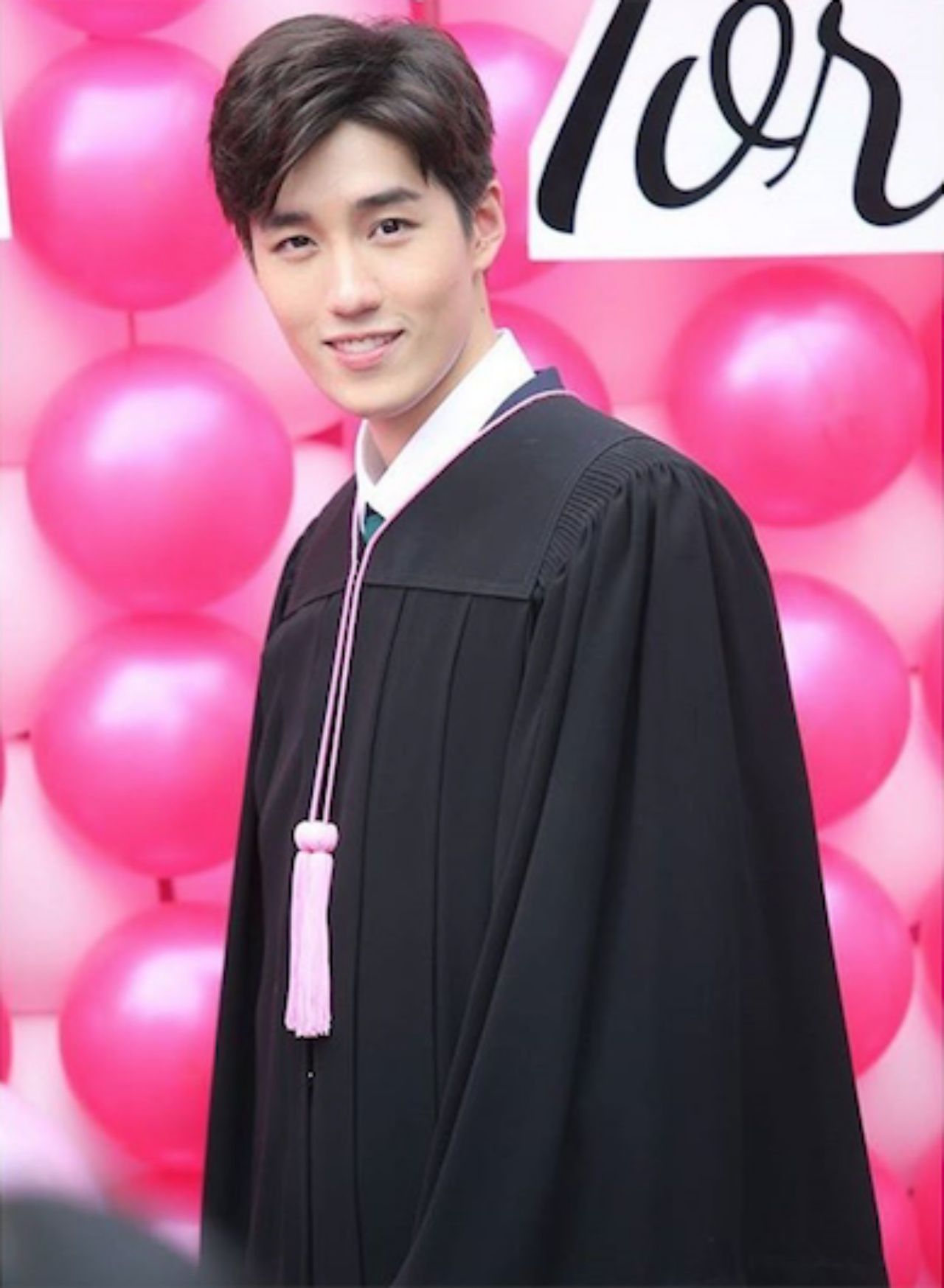 ต่อ ธนภพ สำเร็จการศึกษาจากคณะอุตสาหกรรมเกษตร ภาพจาก tor_gallery