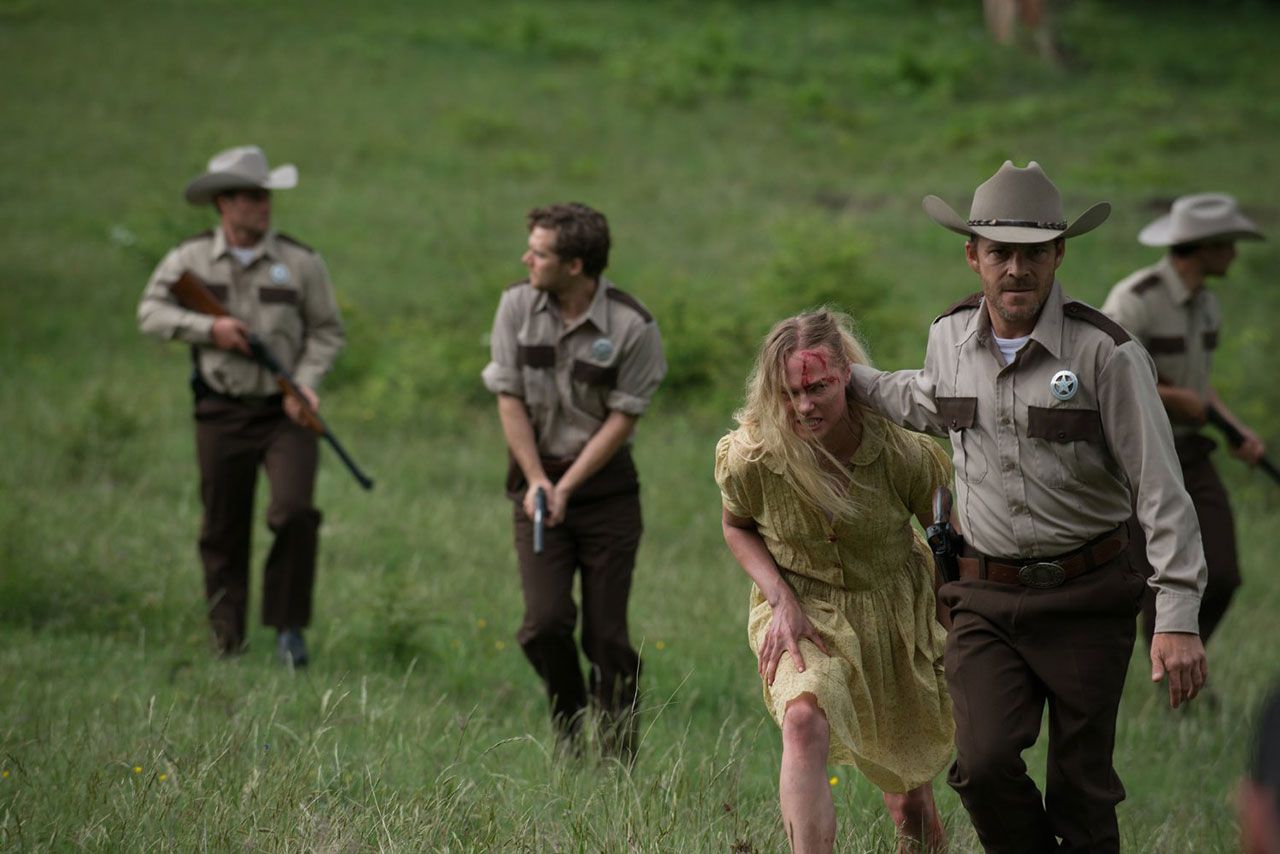 หน้ากากหนังมนุษย์จากผู้ล่าเปลี่ยนเป็นผู้ถูกล่าบ้าง