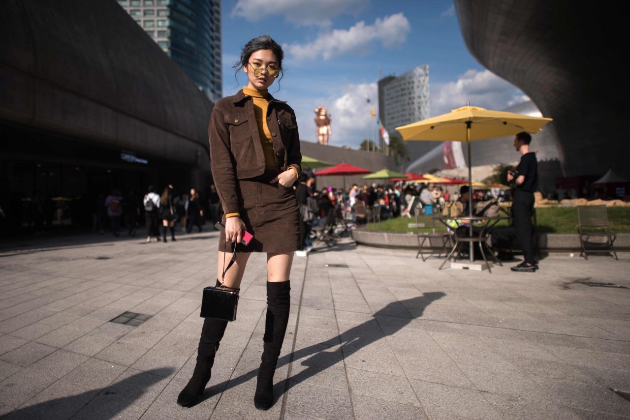 ยอมนางหน่อยเนอะ 