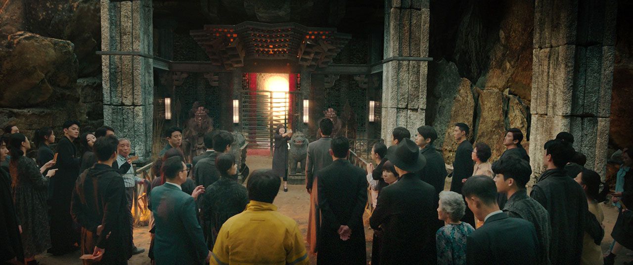 หน้าทางเข้านรก บรรยากาศเหมือนเข้างานคอนเสิร์ต