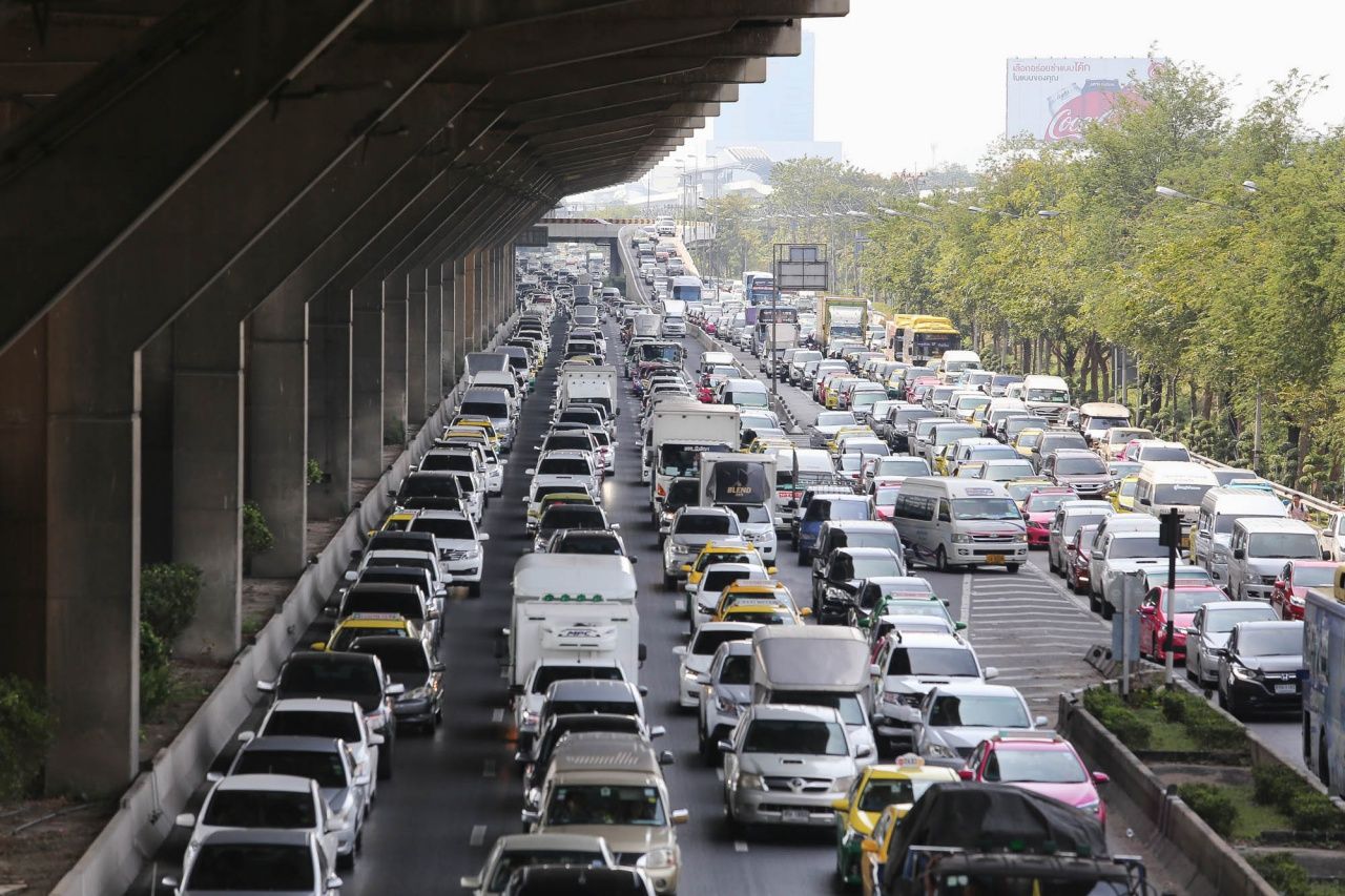 ช่วงหน้าสนามบินดอนเมือง รถมาก