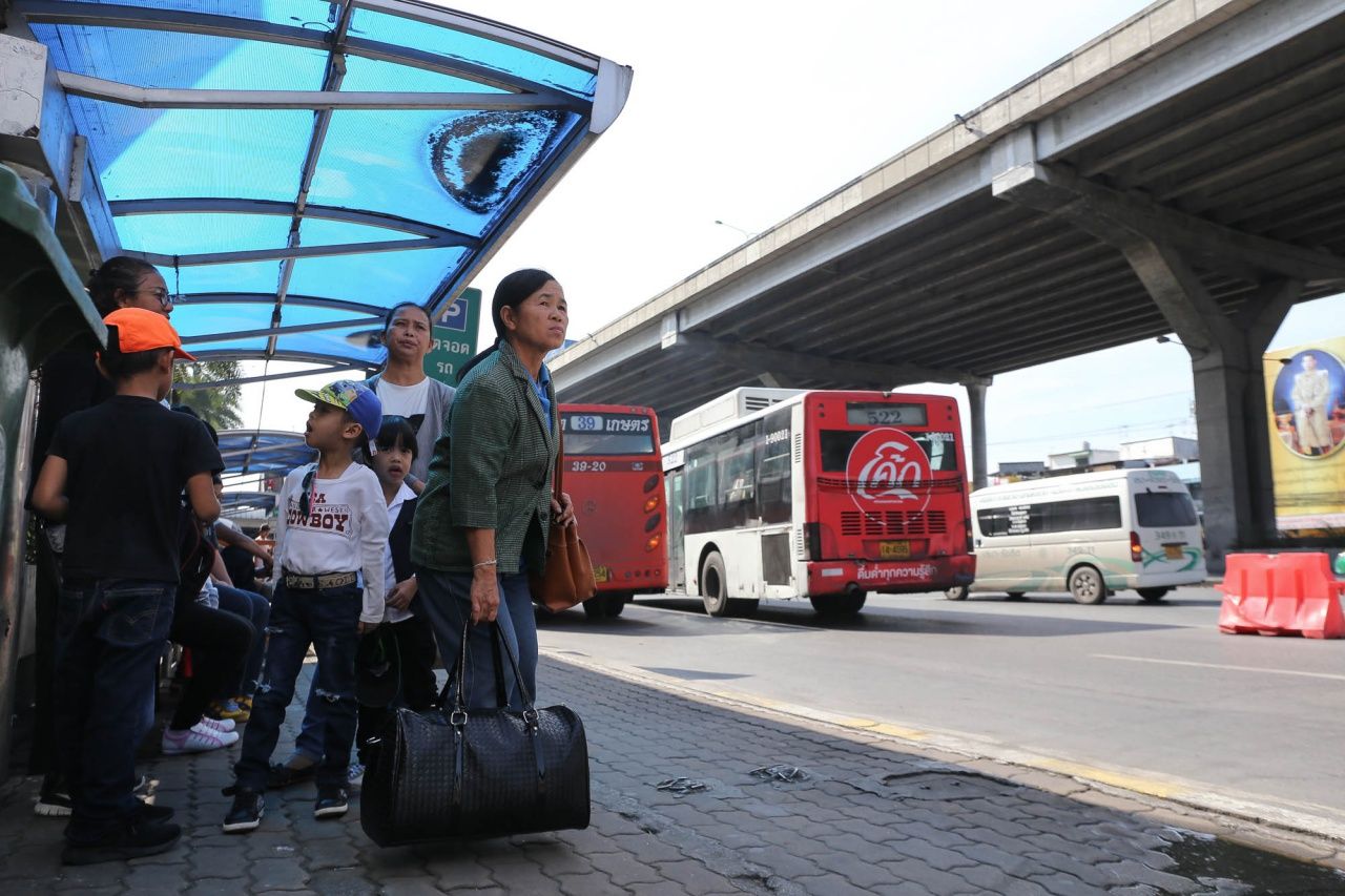 ยังมีหลายคนที่กำลังกลับภูมิลำเนาวันนี้