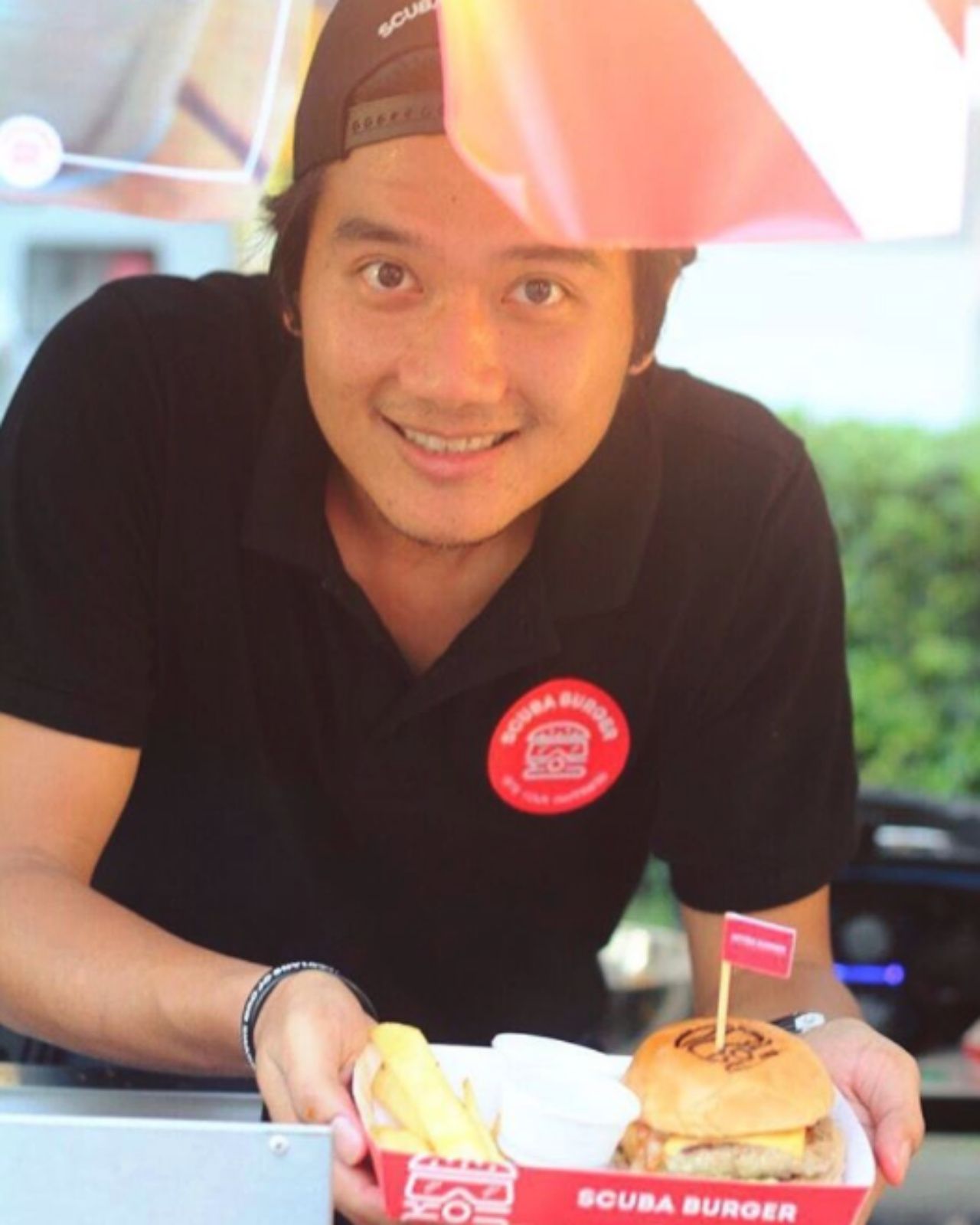 หล่อไม่แพ้พี่ชาย