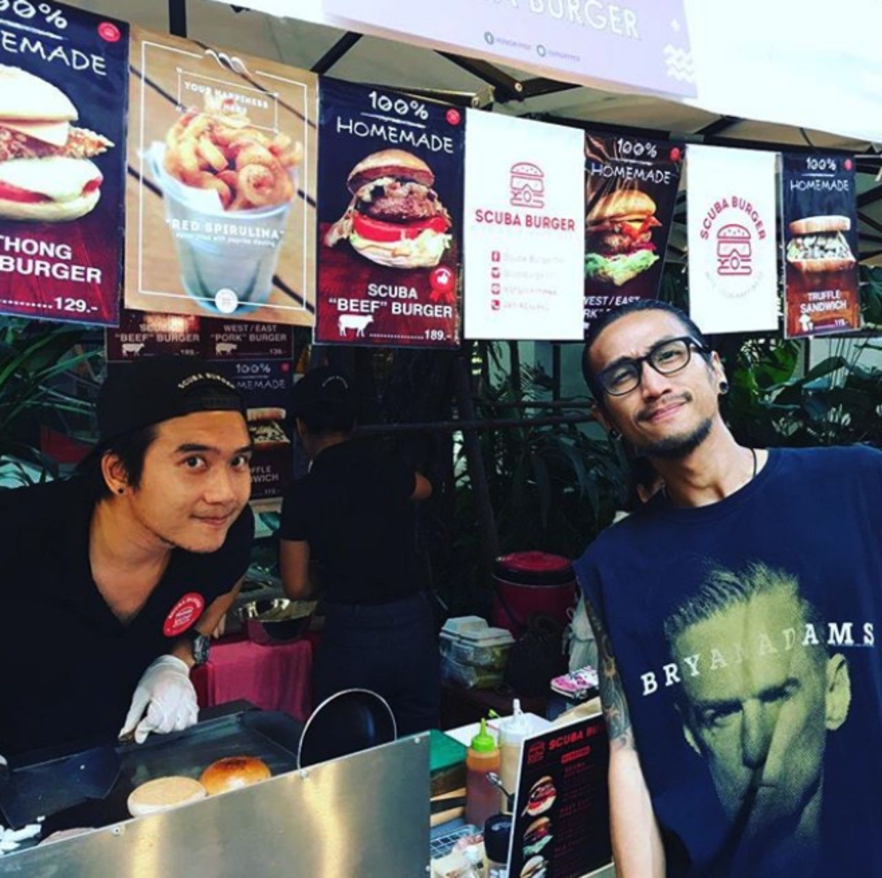 พี่คอยเป็นกำลังใจให้น้อง น้องคอยเป็นกำลังใจให้พี่