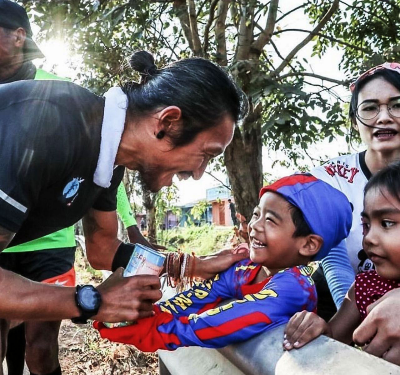 เด็กๆให้กำลังใจ