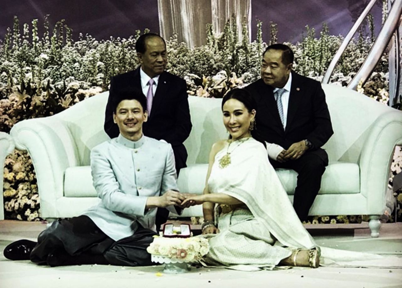 ผู้ใหญ่เป็นสักขีพยาน