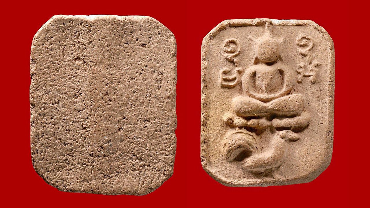 พระพิมพ์ไก่หางพวง หลวงพ่อปาน วัดบางนมโค อยุธยา ของมโนมัย ศุภวิรัชบัญชา.