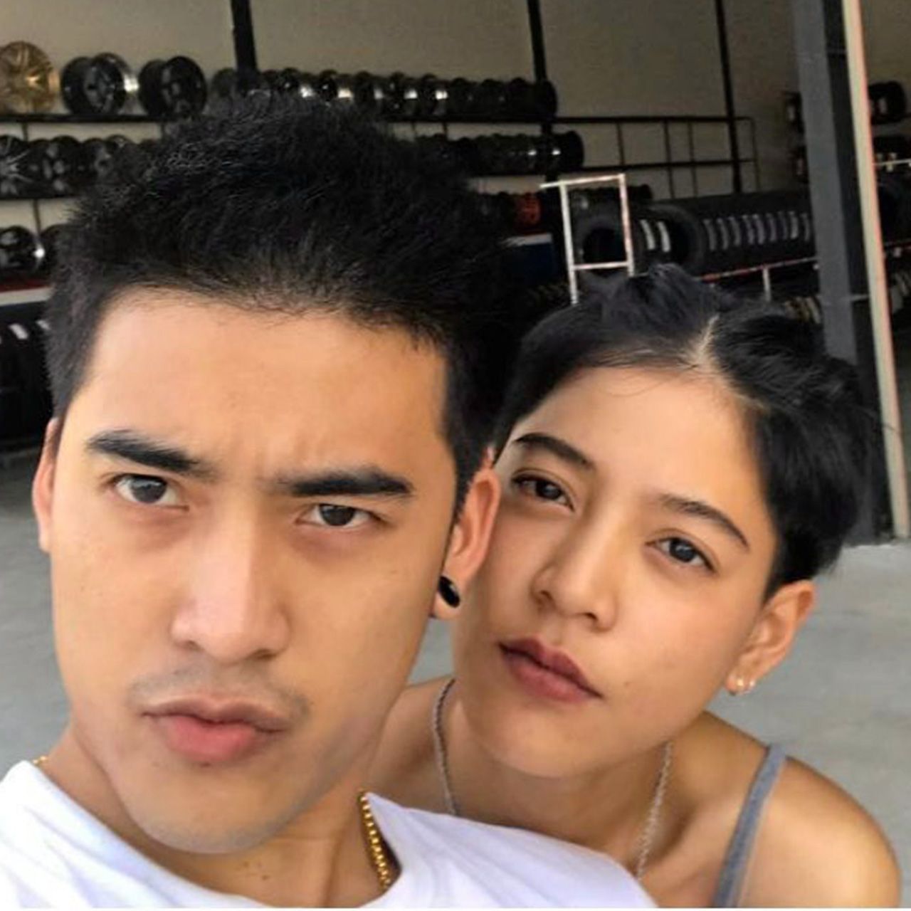 หลังจากถูกแฟนสาว สายป่าน มือลั่นปล่อยภาพ “ปิ๊กกาจู้” หลุดออกมาจนเป็นที่ฮือฮา ล่าสุดหนุ่ม วุฒ–นันทวุฒิ ก็โพสต์ “แค่นี้ ไม่ระคายผิว”...แต่ทำให้เป็นตากุ้งยิงไง!