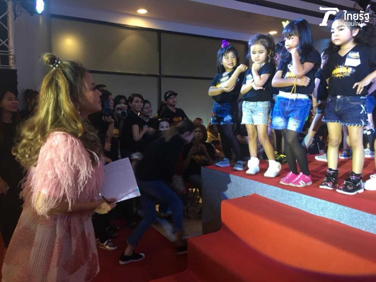 เจ๊จิ๊ก ไปร่วมเป็นกรรมการตัดสิน ประกวดเด็กๆ 