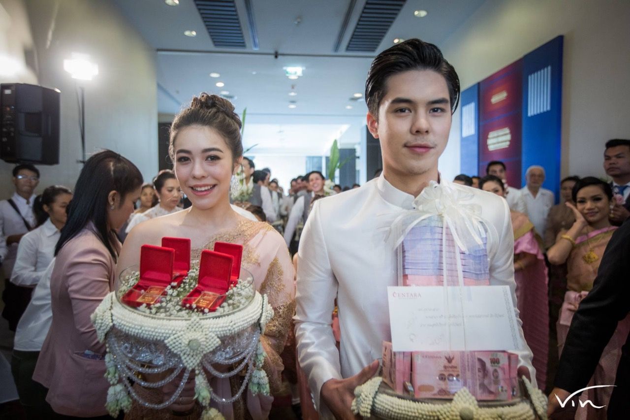 พีช - พชร พี่น้องตระกูลจิราธิวัฒน์ 