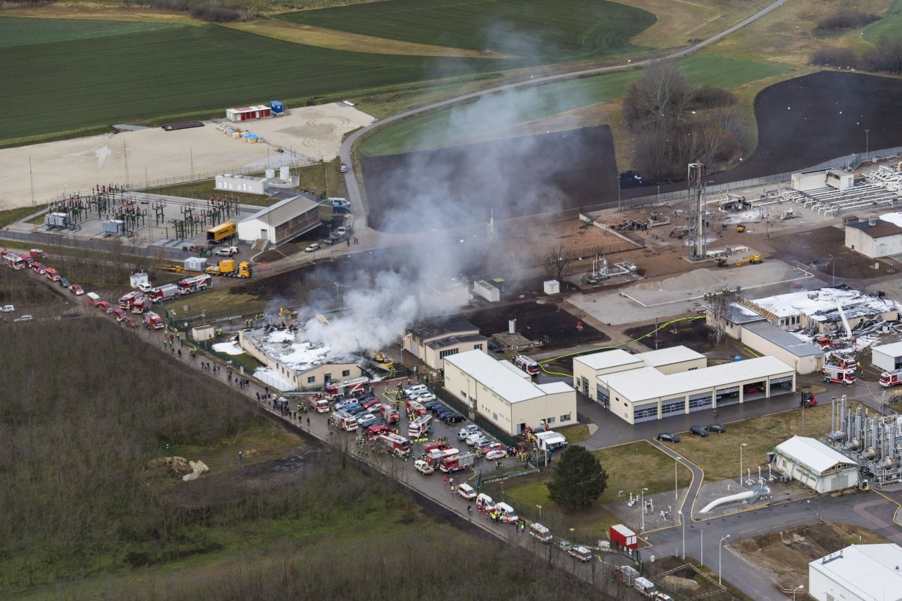 ล่าสุดเจ้าหน้าที่สามารถควบคุมเพลิงได้แล้ว