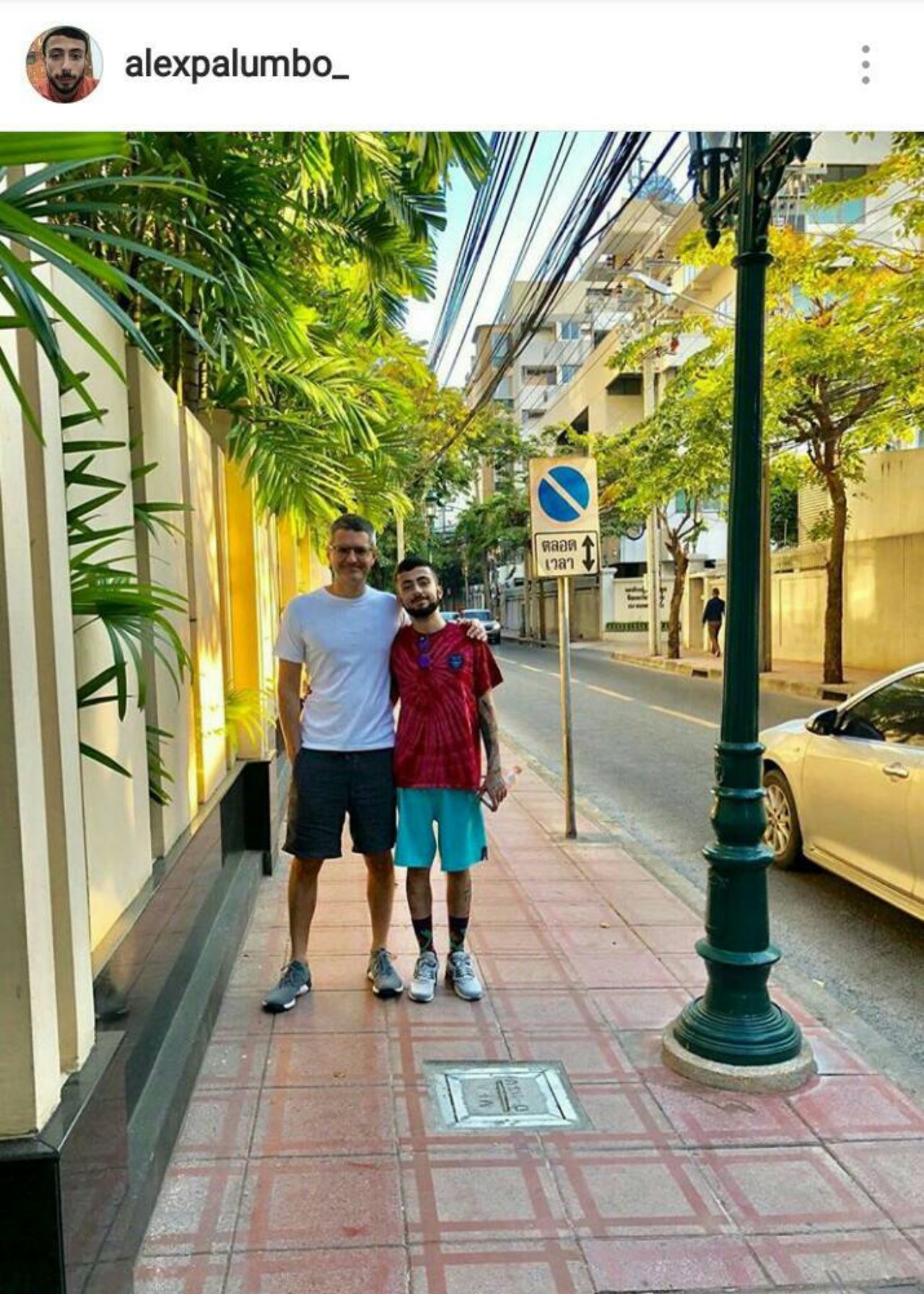 ลูกชายหล่อเหมือนพ่อ