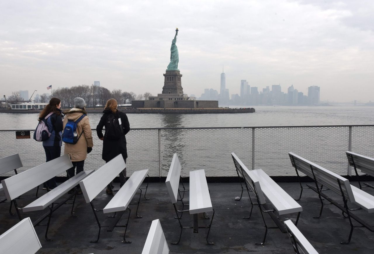 อนุสาวรีย์เทพีเสรีภาพ กลับมาเปิดให้บริการอีกครั้ง หลังภาวะรัฐบาลสหรัฐฯชัตดาวน์ยุติลง