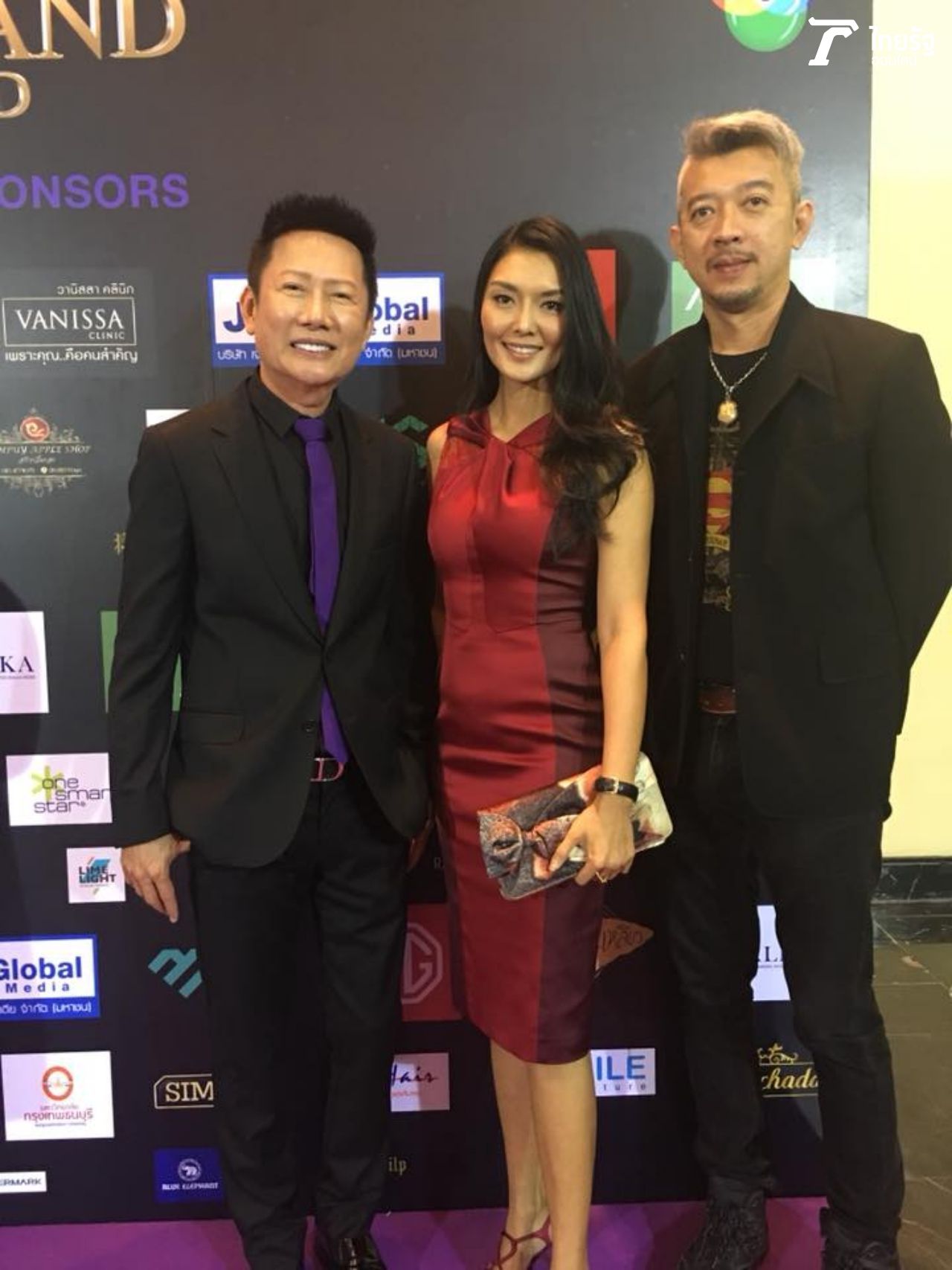 (ซ้ายมือ) ณวัฒน์ (กลาง) ลูกหมี รัศมี (ขวาสุด) เต้ ธนกฤต กิตติธรรมกูล พีดีอยุธยา 