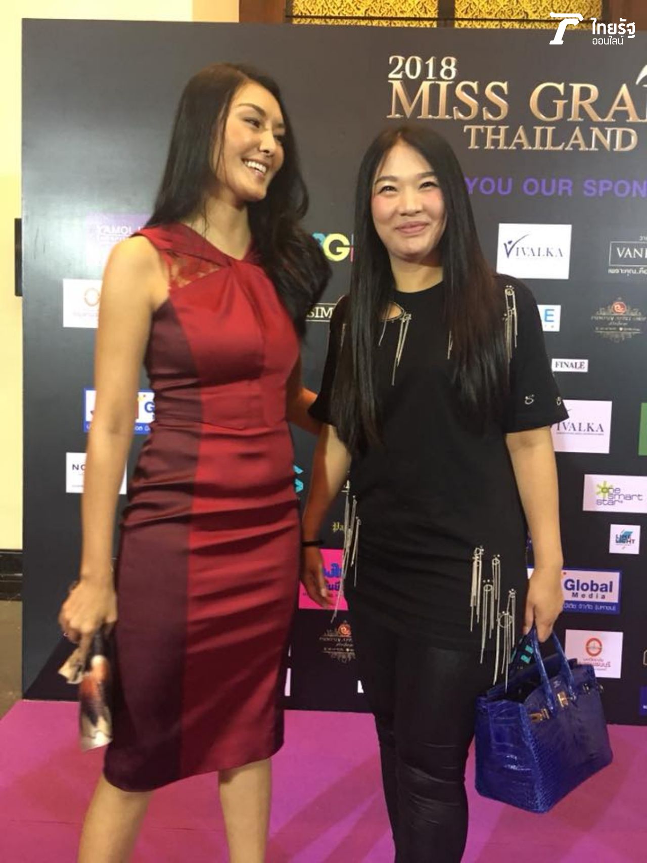 ซุปเปอร์โมเดลรุ่นเก๋า ลูกหมี รัศมี ควงมากับเพื่อนสาวคนสนิท ผิง สุภาวดี ทัพมาลัย 