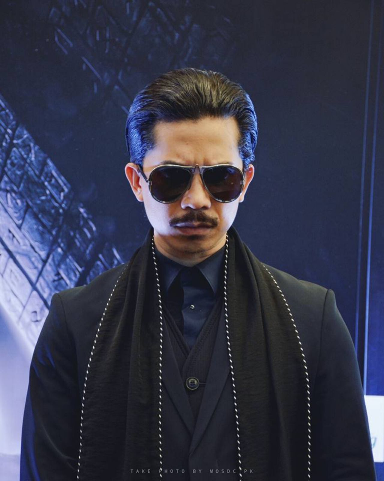 หน้าเข้มๆ แต่ตลกนะจะบอกให้