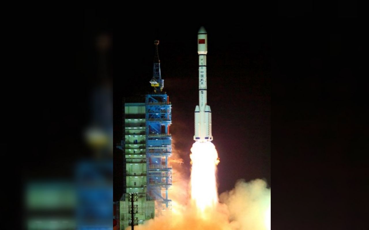 จรวดลองมาร์ช 1 นำสถานีอวกาศเทียนกง-1 ขึ้นสู่วงโคจรโลก เมื่อ ก.ย.54