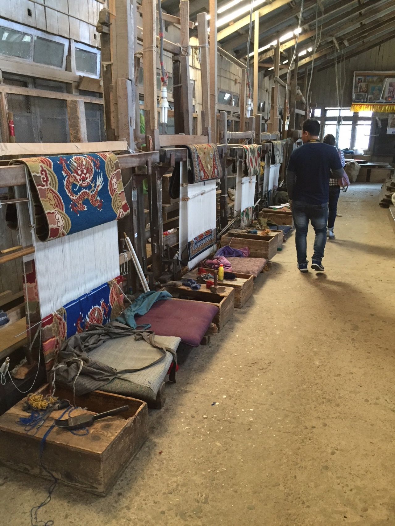 เครื่องมือสำหรับผลิตพรมขนแกะ