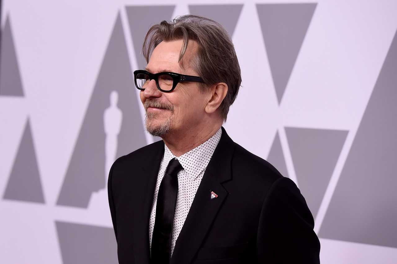 ลุ้นเท่ๆ กับ แกรี่ โอลด์แมน น่าจะไม่พลาดกับ นำชายยอดเยี่ยมกับบท วินสตัน เชอร์ชิล ในหนัง Darkest Hour ชั่วโมงพลิกโลก